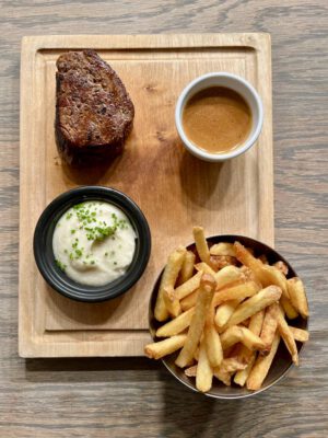 Steak frites with pepper sauce